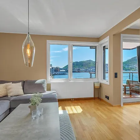 Sea-kissed Elegance: Your City Retreat *